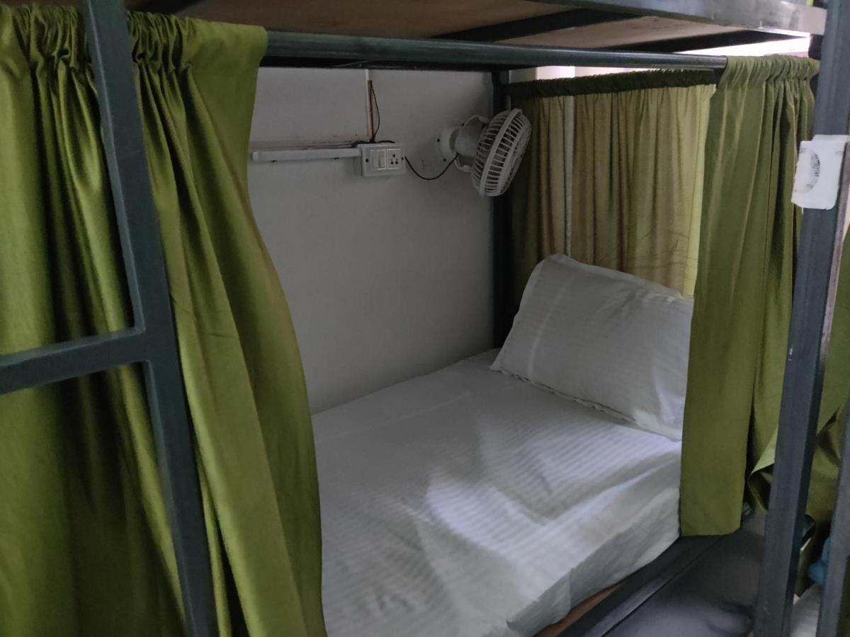 Joey'S Hostel Rishīkesh Exteriör bild